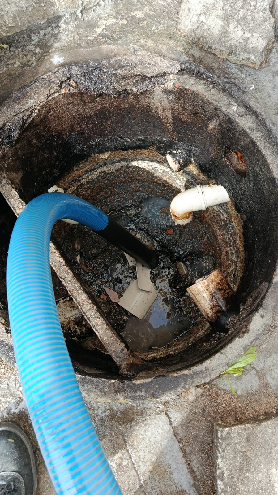 Serviço de saneamento e limpeza de fossas